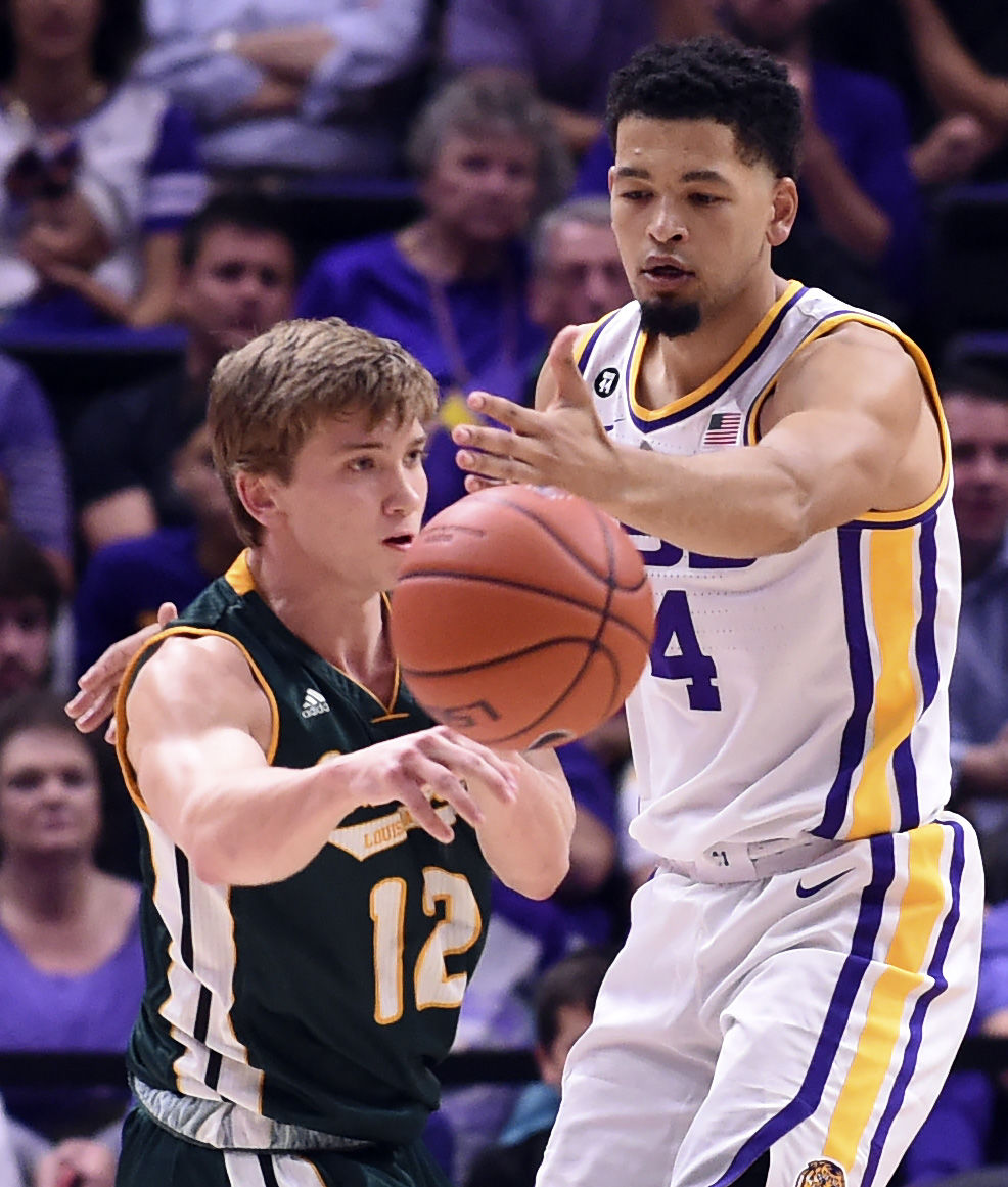 lsumensbasketball.110718 HS 1417.JPG